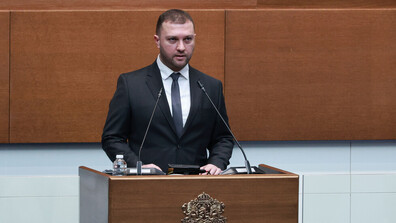 Малко след като положи клетва на мястото на Хасан Адемов: Едис Даудов напусна ПГ на „Алианс за права и свободи“