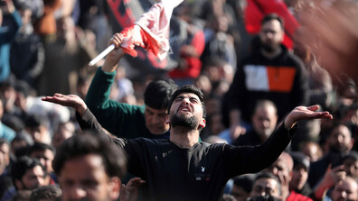 Сблъсъци в Багдад: Опитаха да щурмуват посолството на САЩ след смъртта на Хаменей