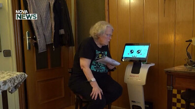 Напомнят за лекарства и поздравяват: 600 робота помагат на възрастни хора в Барселона