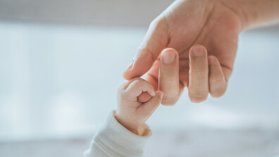 Как се става приемен родител в България