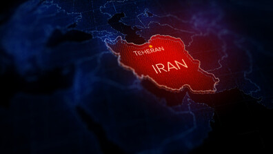 Близкият изток - нови въздушни удари, отменени полети и скок на цените на горивата