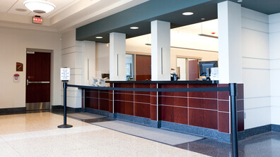 След заплахи от Иран: Затвориха банки в Катар и Дубай