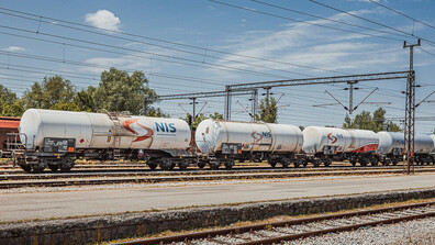 Сърбия въведе временна забрана за износ на петролни продукти, която засяга и България