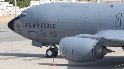 Три от военните самолети на САЩ за въздушно зареждане вече са в Румъния
