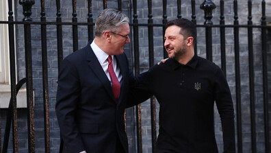 Зеленски пристигна в Лондон за среща със Стармър, Рюте и крал Чарлз