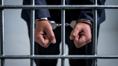 Задържаха мъж за убийство и опит за кражба на криптовалути за 1 млн. долара край София