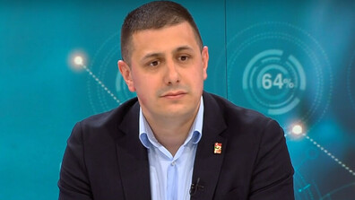 Атанас Атанасов: България навлиза от криза в криза заради неолибералния модел