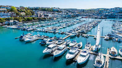 Луксозни яхти за поне 100 млн. долара изгоряха в турски курорт