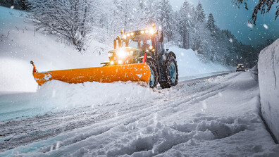 Снежни бури прекъснаха достъпа до над 100 населени места в Турция (ВИДЕО)