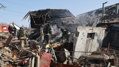 Най-малко петима души загинаха в Украйна при руски удари тази нощ