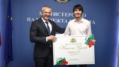 Никола Цолов получи парична награда от Министерството на спорта