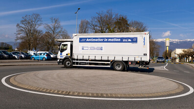 Пробив в науката: Учени от ЦЕРН ще тестват транспортиране на антиматерия с камион