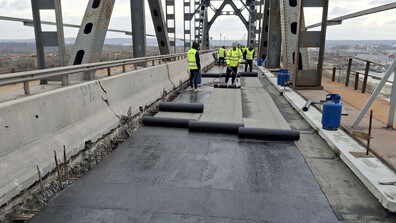 Започна асфалтирането на 320-метровия участък от „Дунав мост” при Русе, затворен за основен ремонт (СНИМКИ)