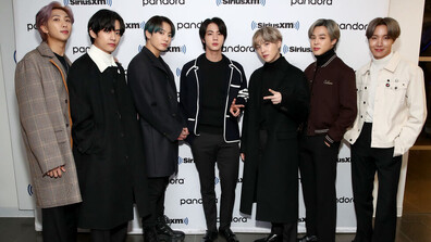 Кей-поп групата BTS оглави класацията на „Билборд” със сингъла Swim