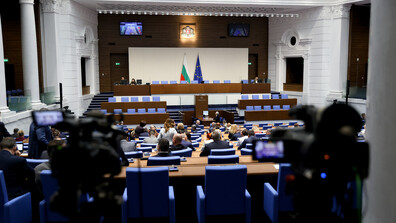 НС обсъжда решение, с което да принуди МС да прекрати подписаното на 30 март споразумение с Украйна