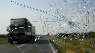 Тежка катастрофа затвори част от пътя Русе-Варна, двама са с опасност за живота