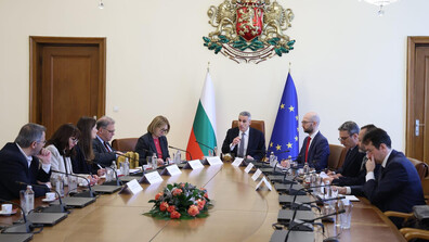 Премиерът: Щабът залага на предвидимост и следи за непазарно поведение заради кризата в Близкия изток