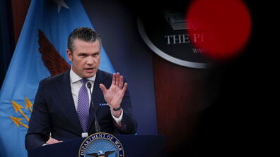 Пийт Хегсет: Ормузкият проток е отворен, силите на САЩ ще останат в региона