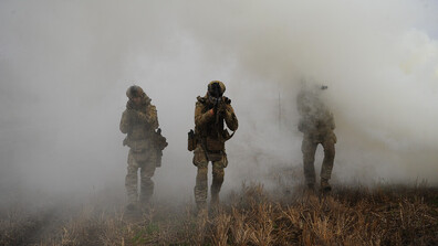 Двама души загинаха при руски удари в украинската Харковска и Запорожка област