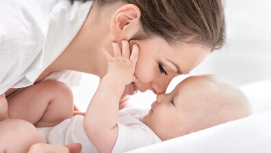 Кои са най-честите въпроси на родителите през първите месеци с бебе