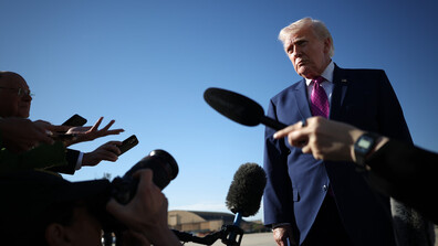 Тръмп изтри публикация, изобразяваща го като фигура, подобна на Иисус