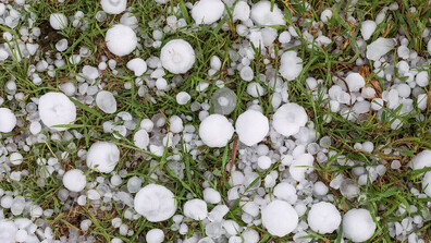 Включват щита срещу градушки: България разполага с 16 000 ракети