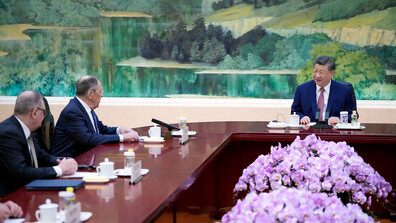 Среща на върха в Пекин: Си Дзинпин и Лавров обсъдиха конфликтите в Украйна и Близкия изток