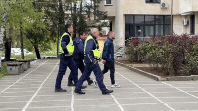 Акция „купен вот”: Блокираха квартал в Горна Оряховица, има арестувани (СНИМКИ+ВИДЕО)