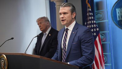 Демократите внесоха шест точки за импийчмънт на министъра на отбраната на САЩ