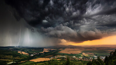 Дъждове и градушки през идната седмица