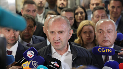 Как отговори Румен Радев на въпросите от чуждестранни медии в деня на вота (ВИДЕО)