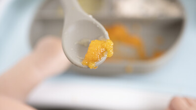 Страни в Централна Европа изтеглиха от пазара бебешка храна заради опасения за отрова за плъхове в нея