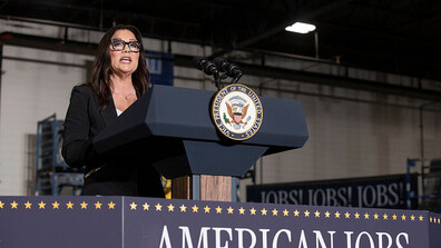 Американският министър на труда подаде оставка заради обвинения в злоупотреби