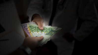 ЕС прие общи определения и наказания за корупцията, и санкциите за нея