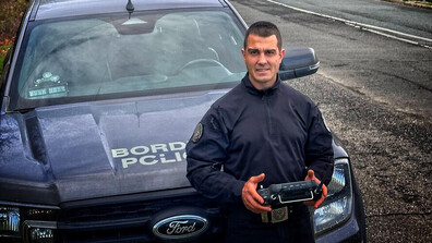 Граничен полицай е помогнал за спасяването на хора от падналия в дере автобус край „Малко Търново“