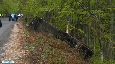 След катастрофата с автобус: Две ранени жени остават на лечение в УМБАЛ-Бургас