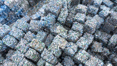 Учени изследват дали пластмасовите частици са свързани със значителното повишаване на заболяванията на черния дроб