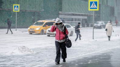 Снежна буря връхлетя Москва