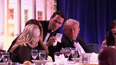 Повдигат две обвинения на мъжа, открил стрелба на събитие на Белия дом