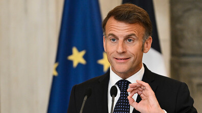 Макрон обеща, че ще преговаря с Иран, за да „разреши проблема с цените на горивата от първоизточника”
