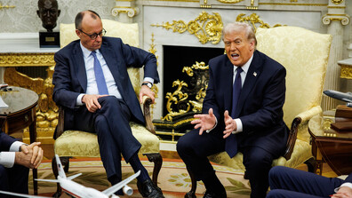 След спор с Мерц: Тръмп обмисля намаляване на американските войници в Германия