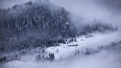 Зимата се завърна в Румъния (ВИДЕО)