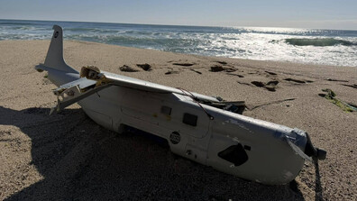 Разузнавателен дрон от плажа в Бяла прибраха военните (СНИМКИ)