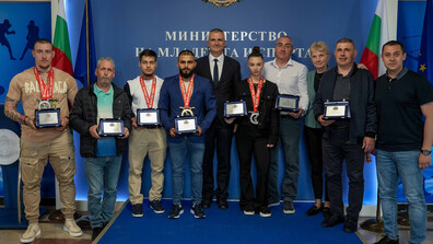 Министърът на спорта награди медалистите от Европейското първенство по вдигане на тежести