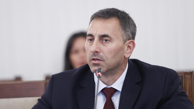 Румен Спецов: В България няма риск от недостиг на горива, рафинерията в Бургас работи с диверсифицирани доставки