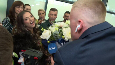 DARA се завърна като победител: NOVA я посрещна с цветя след триумфа на „Евровизия“