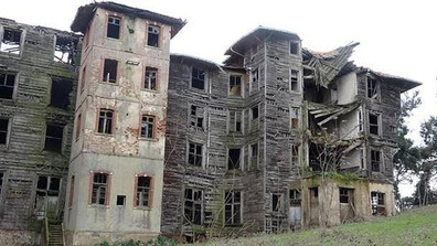 Превръщат старинно сиропиталище на Принцовите острови в хотел (СНИМКИ)