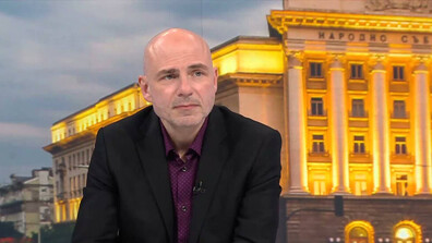 Доц. Петър Чолаков: Положението в икономиката не е цветущо, за да се мисли за нов дълг