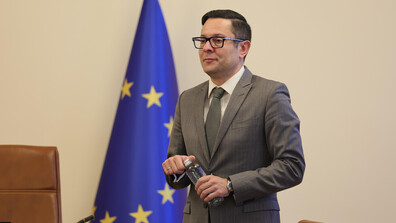 МС решава за смяната на особения търговски управител на „Лукойл”