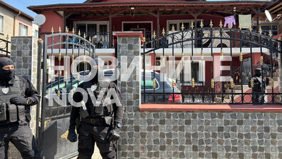 20 задържани при акция срещу наркоразпространението в столичния квартал „Христо Ботев“ (СНИМКИ)